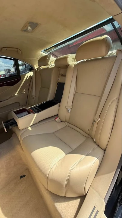 2010 Lexus LS 4th Gen - Image 15 of 20
