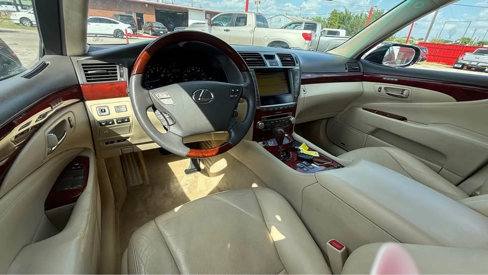 2010 Lexus LS 4th Gen - Image 12 of 20