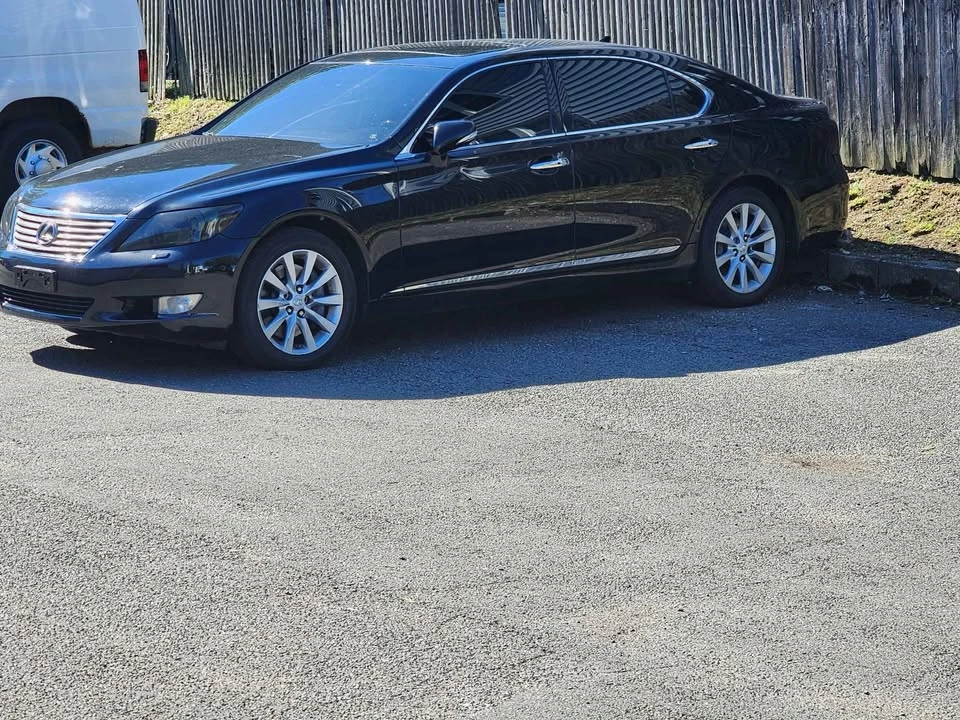 2010 Lexus LS 4th Gen - Image 3 of 11