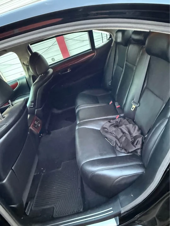 2010 Lexus LS 4th Gen - Image 7 of 9