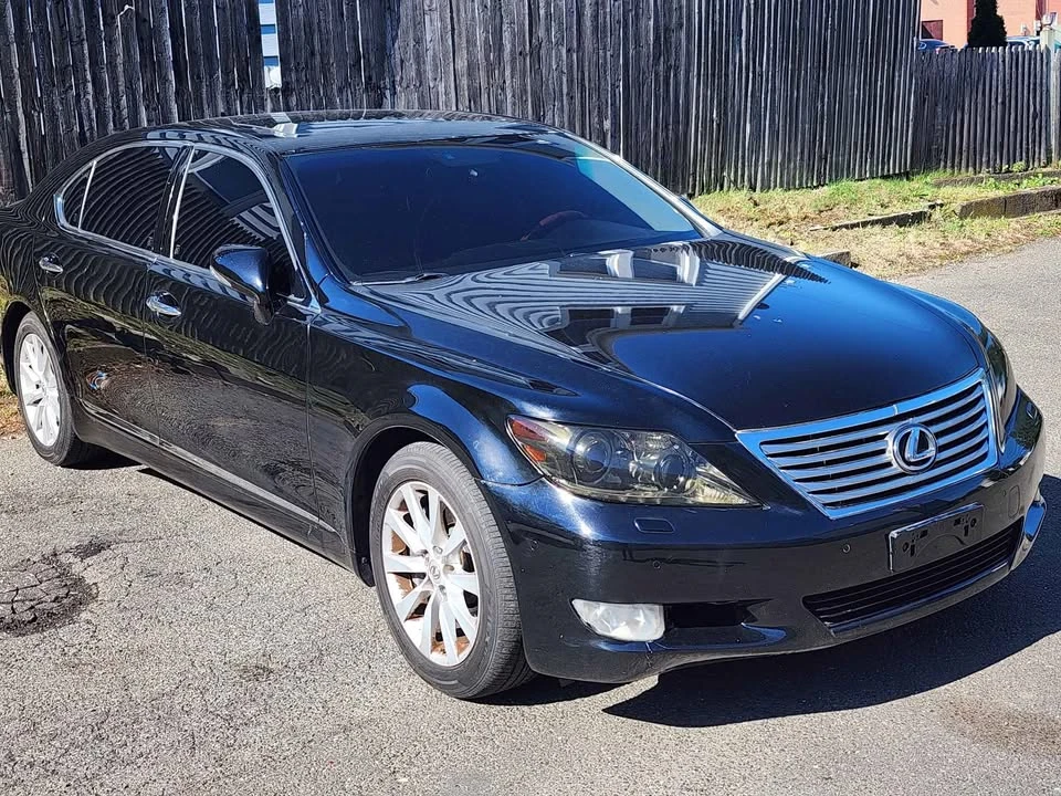 2010 Lexus LS 4th Gen - Image 6 of 11