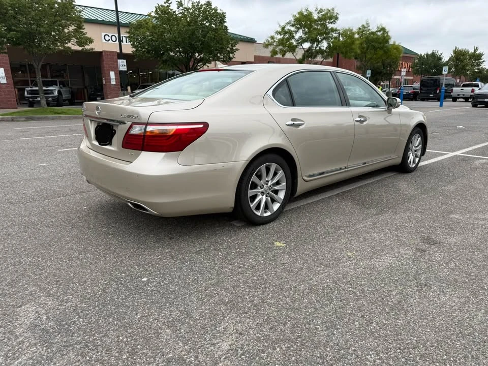 2010 Lexus LS 4th Gen - Image 7 of 12