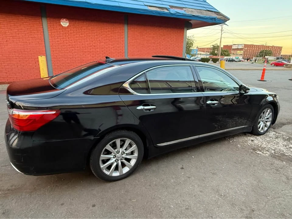 2010 Lexus LS 4th Gen - Image 4 of 9