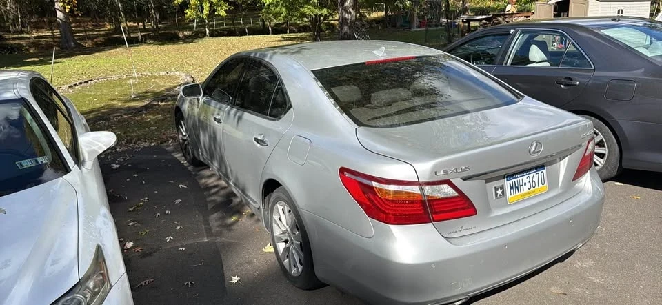 2010 Lexus LS 4th Gen - Image 4 of 9