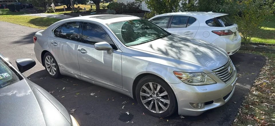 2010 Lexus LS 4th Gen - Image 2 of 9
