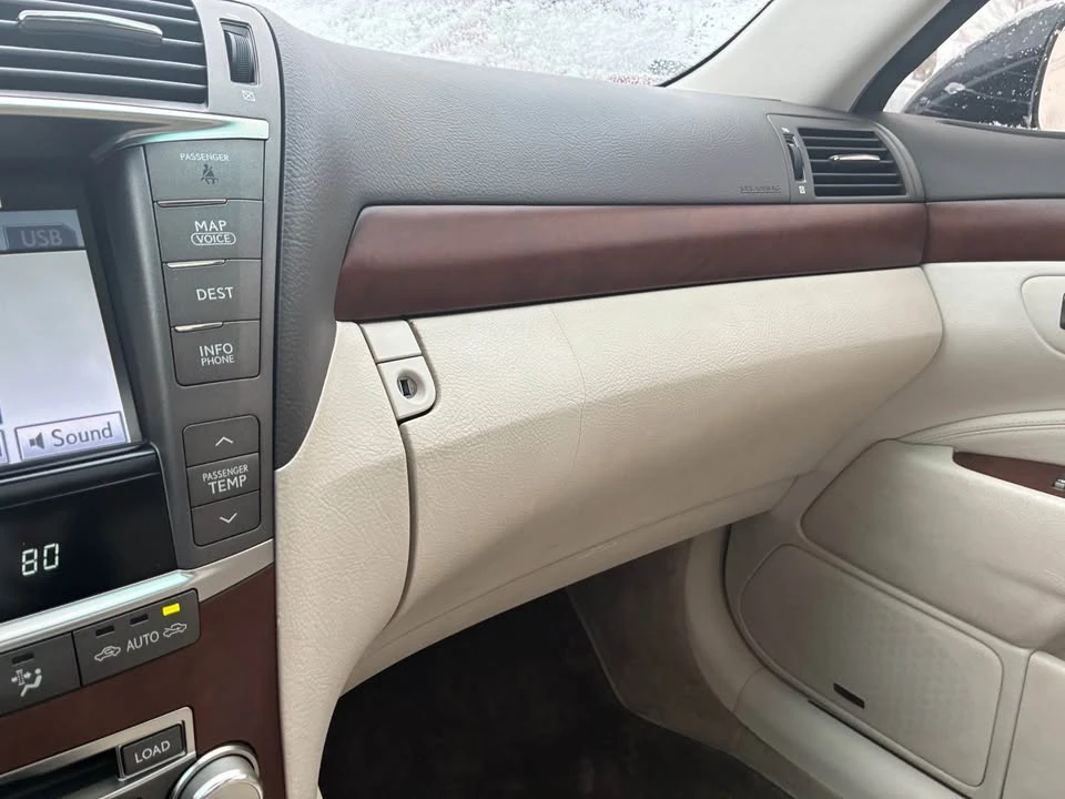 2010 Lexus LS 4th Gen - Image 16 of 18