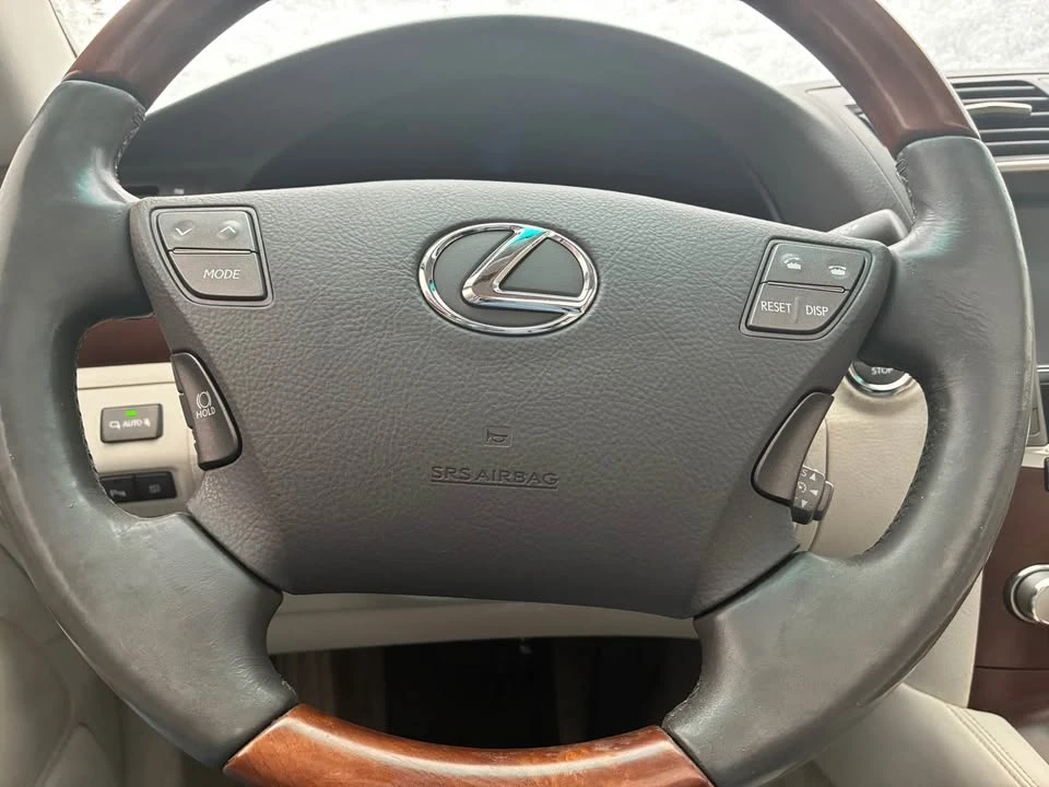 2010 Lexus LS 4th Gen - Image 10 of 18