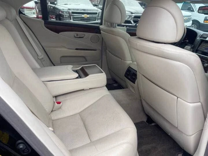 2010 Lexus LS 4th Gen - Image 8 of 15