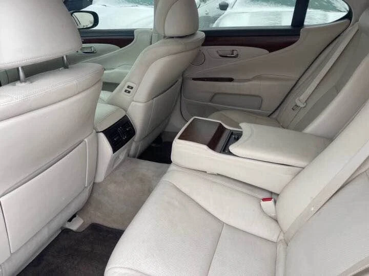 2010 Lexus LS 4th Gen - Image 10 of 15