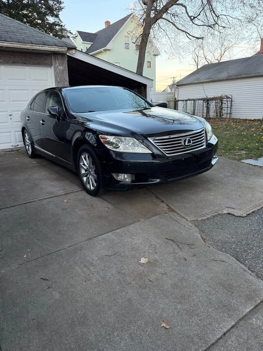 2010 Lexus LS 4th Gen - Image 3 of 8