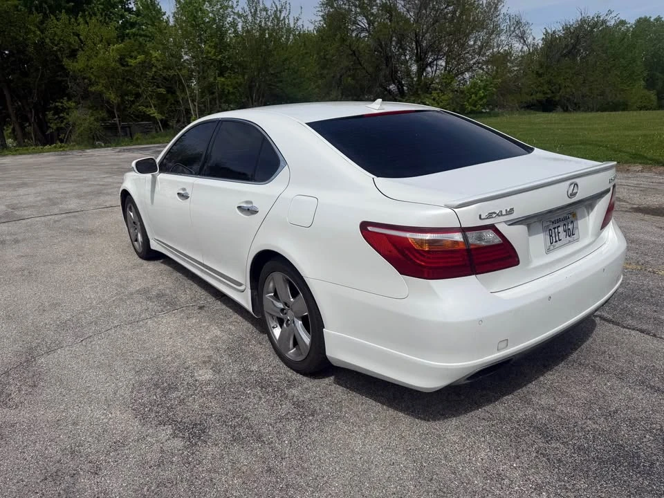 2010 Lexus LS 4th Gen - Image 5 of 9
