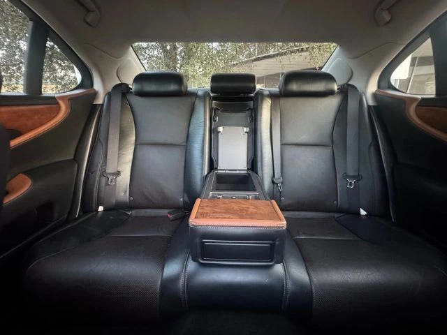 2010 Lexus LS 4th Gen - Image 17 of 21