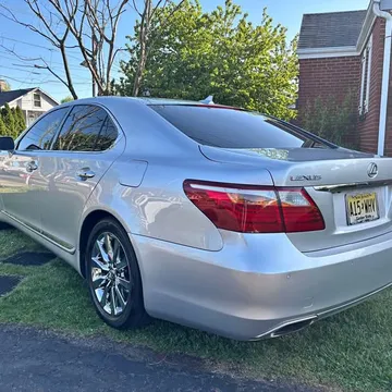 2010 Lexus LS 460 Sedan 4D