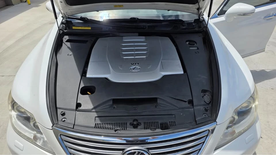 2010 Lexus LS 4th Gen - Image 12 of 18
