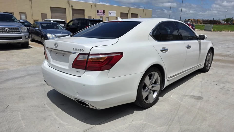2010 Lexus LS 4th Gen - Image 5 of 18