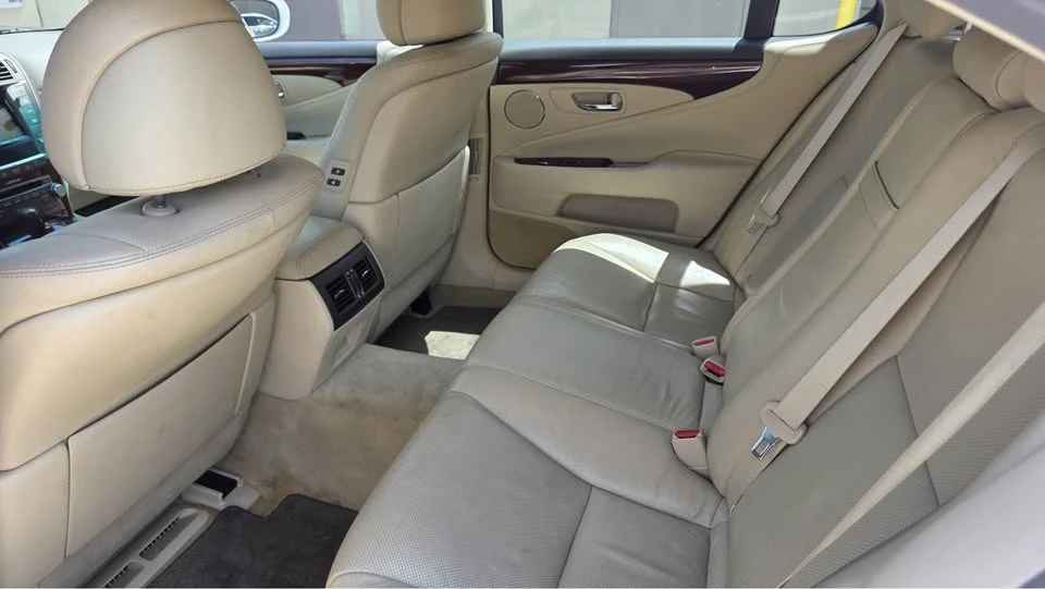 2010 Lexus LS 4th Gen - Image 11 of 18