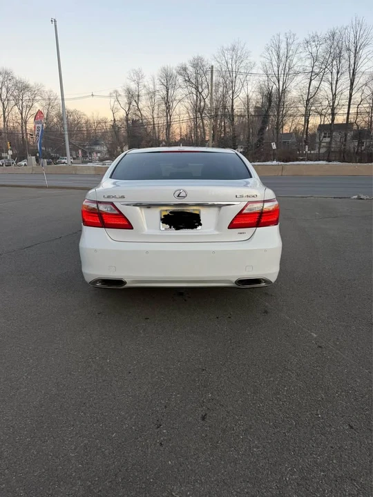 2010 Lexus LS 4th Gen - Image 4 of 7