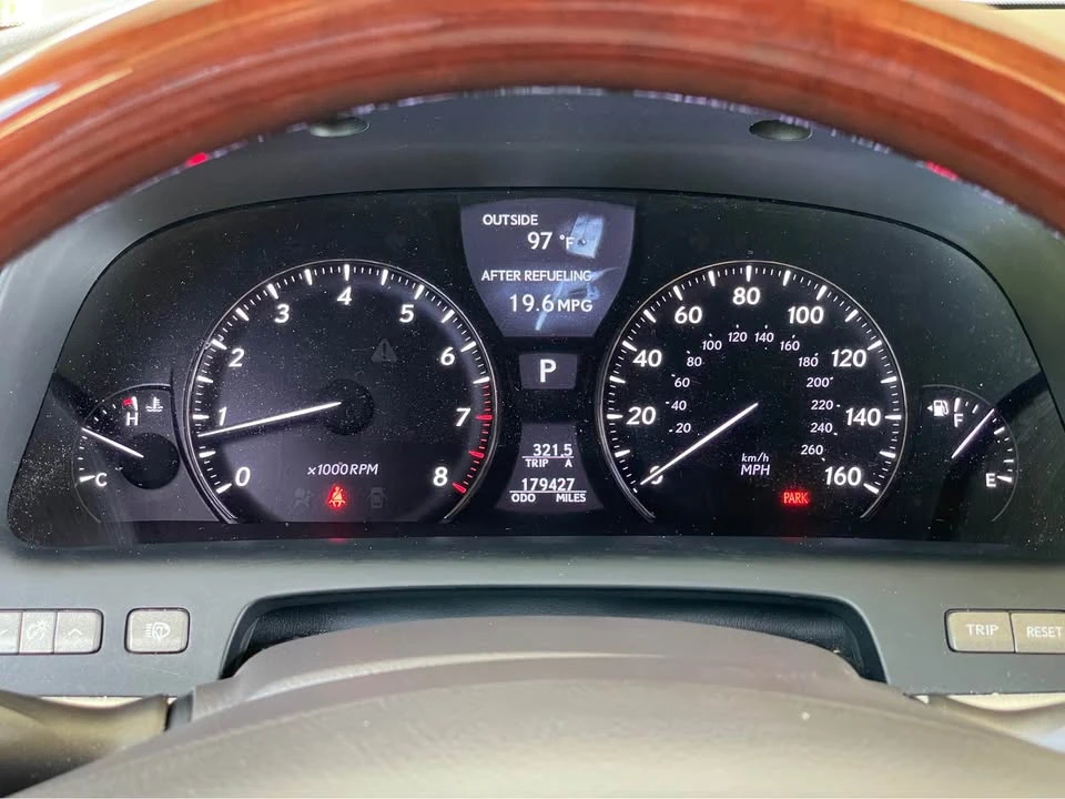 2010 Lexus LS 4th Gen - Image 4 of 5