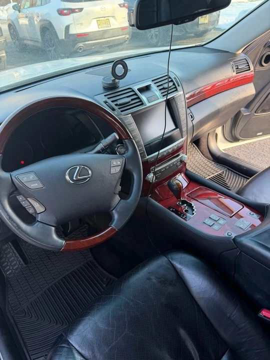 2010 Lexus LS 4th Gen - Image 7 of 7