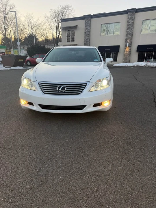 2010 Lexus LS 4th Gen - Image 2 of 7