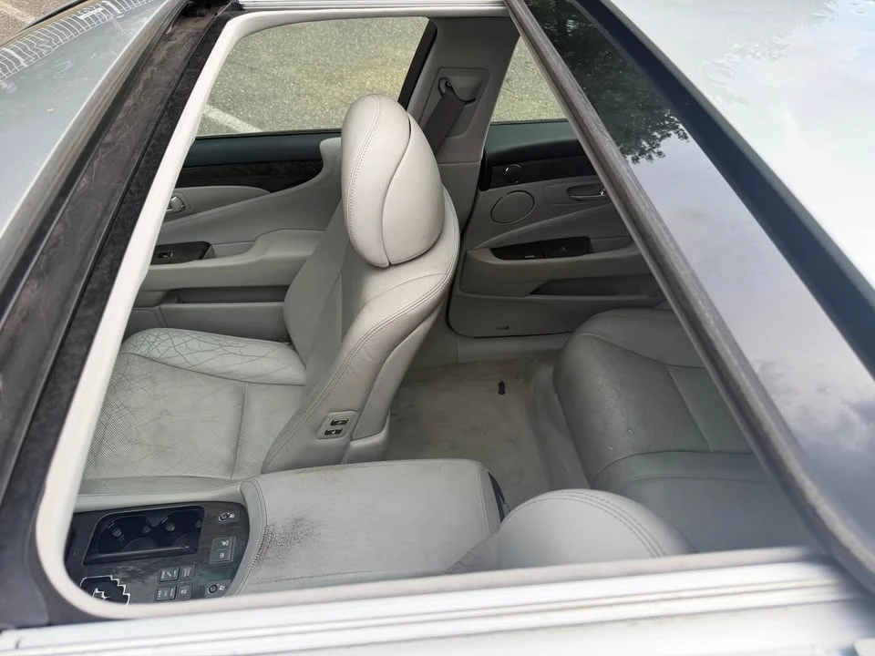 2010 Lexus LS 4th Gen - Image 15 of 17
