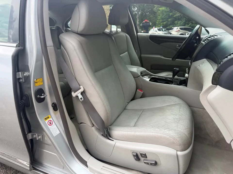 2010 Lexus LS 4th Gen - Image 11 of 17