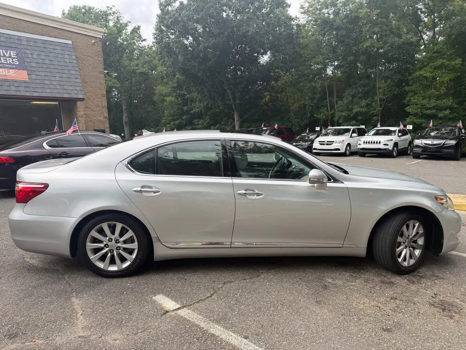 2010 Lexus LS 4th Gen - Image 7 of 17