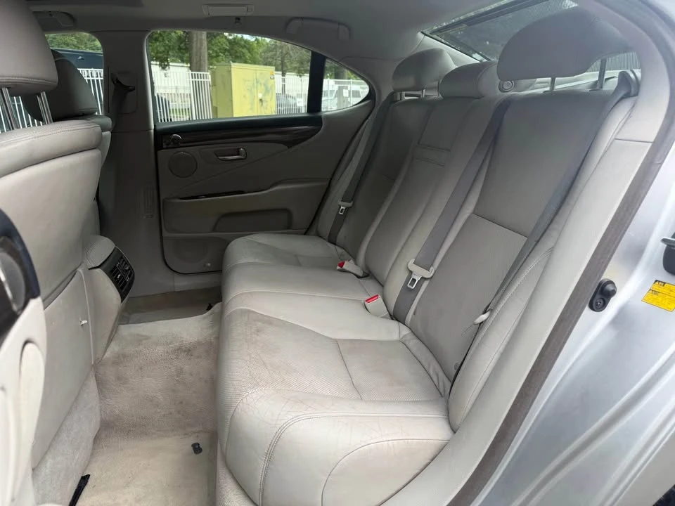 2010 Lexus LS 4th Gen - Image 9 of 17