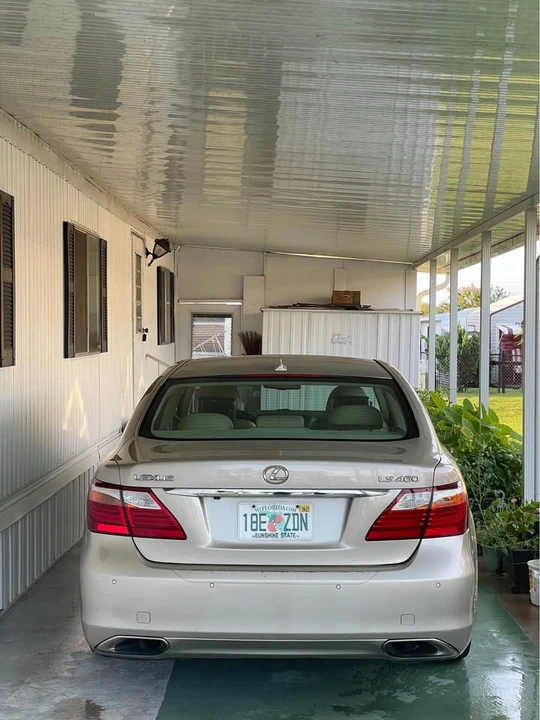 2010 Lexus LS 4th Gen - Image 2 of 5
