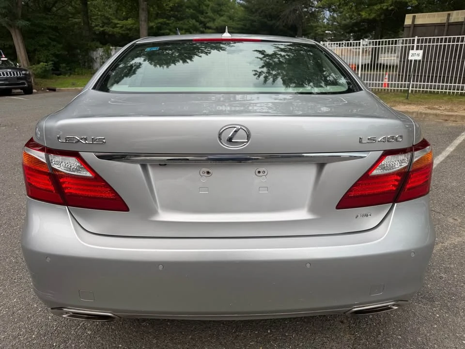 2010 Lexus LS 4th Gen - Image 5 of 17