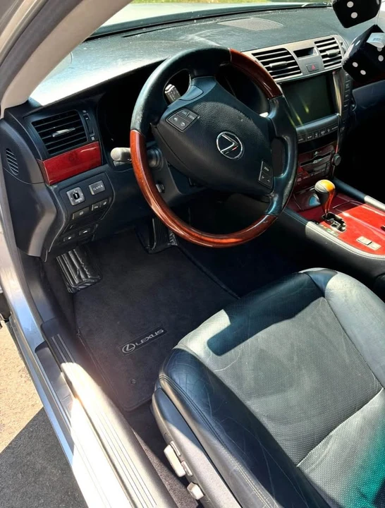 2010 Lexus LS 4th Gen - Image 6 of 9