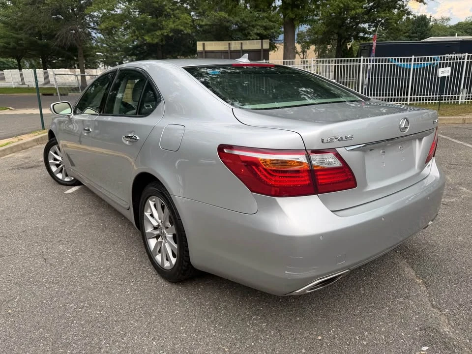 2010 Lexus LS 4th Gen - Image 4 of 17