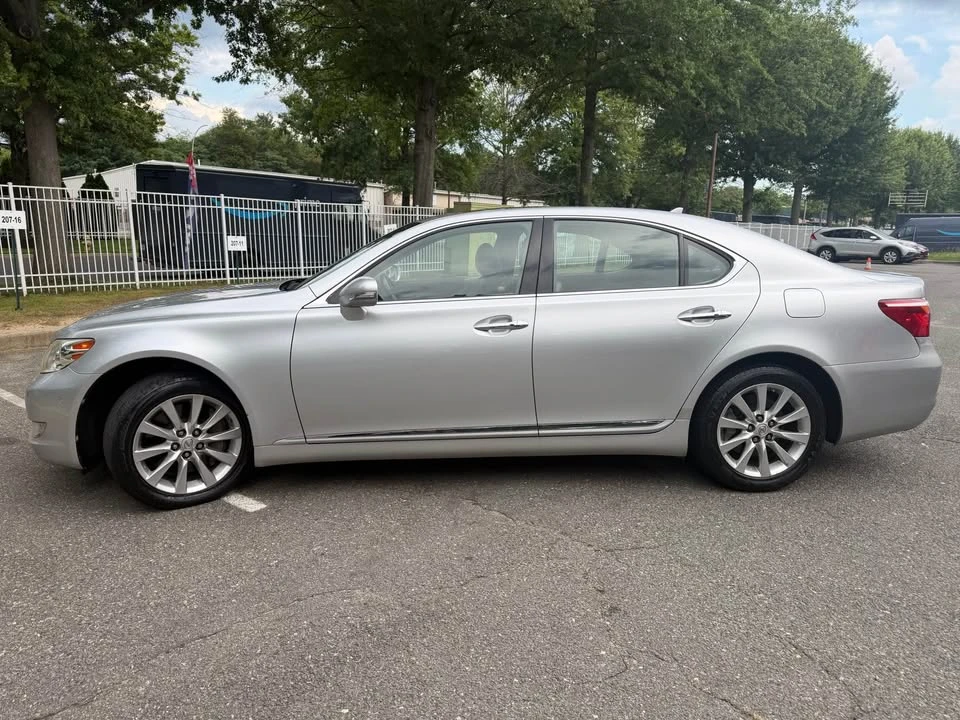 2010 Lexus LS 4th Gen - Image 3 of 17
