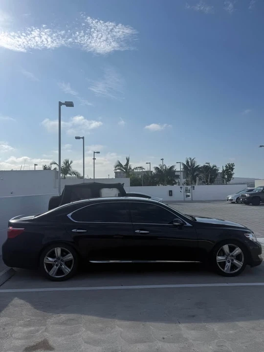 2010 Lexus LS 4th Gen - Image 3 of 7