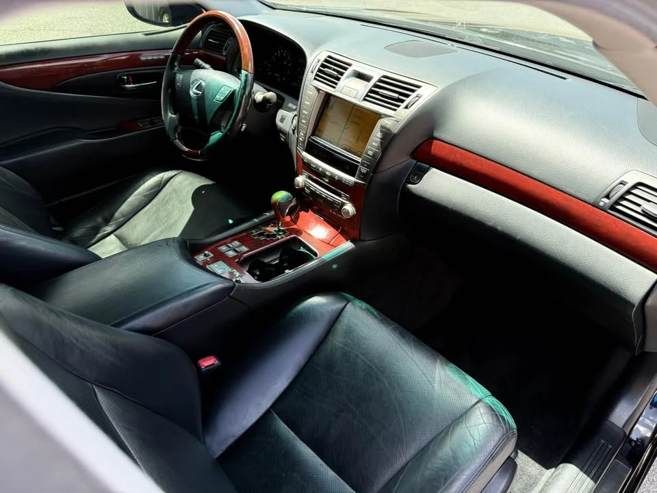 2010 Lexus LS 4th Gen - Image 7 of 20