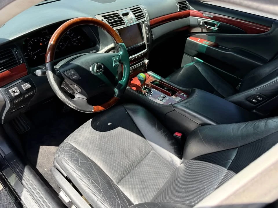 2010 Lexus LS 4th Gen - Image 13 of 20