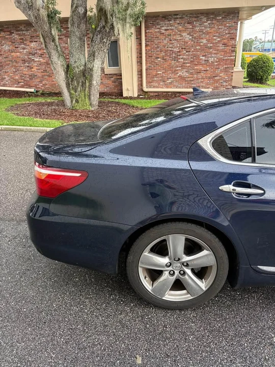 2010 Lexus LS 4th Gen - Image 5 of 12