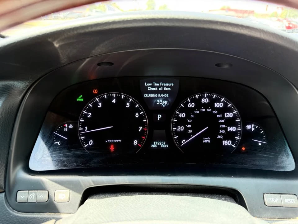 2010 Lexus LS 4th Gen - Image 16 of 20