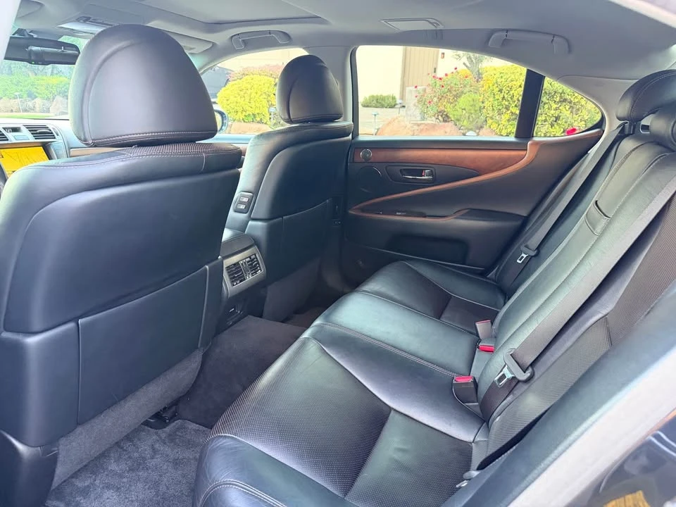 2010 Lexus LS 4th Gen - Image 10 of 13