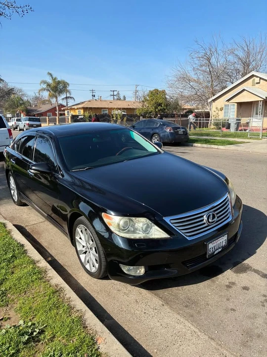 2010 Lexus LS 4th Gen - Image 2 of 17