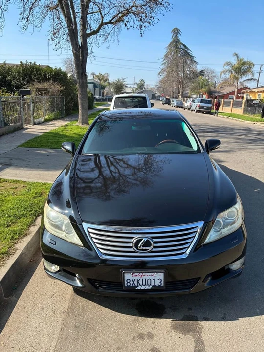 2010 Lexus LS 4th Gen - Image 3 of 17