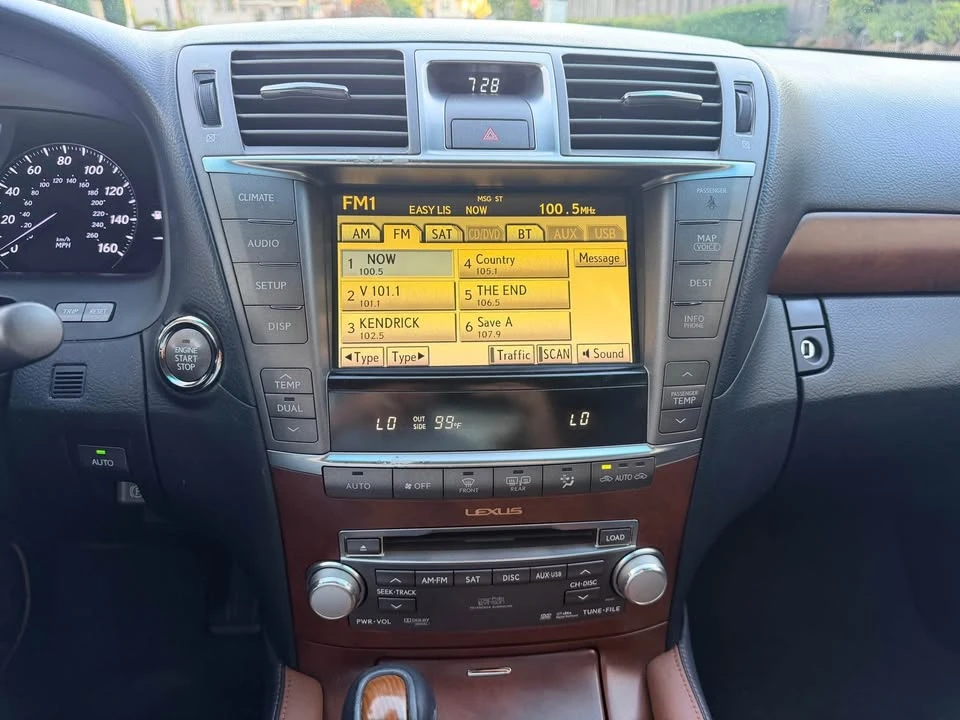 2010 Lexus LS 4th Gen - Image 11 of 13