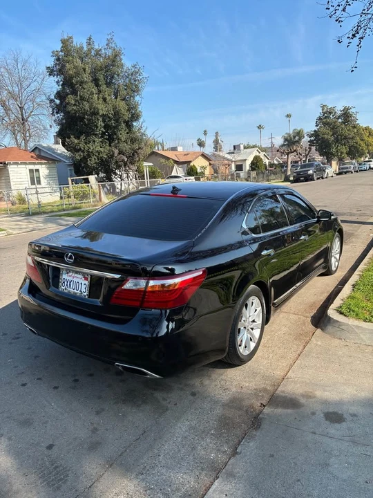 2010 Lexus LS 4th Gen - Image 7 of 17