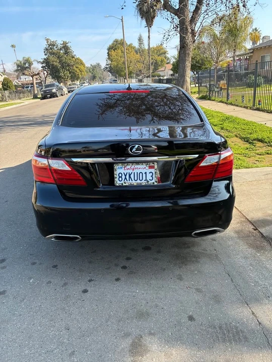 2010 Lexus LS 4th Gen - Image 6 of 17