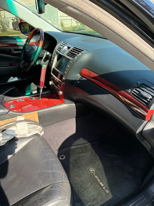 2010 Lexus LS 4th Gen - Image 12 of 17