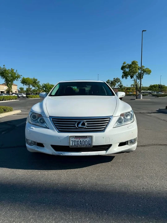 2010 Lexus LS 4th Gen - Image 7 of 9