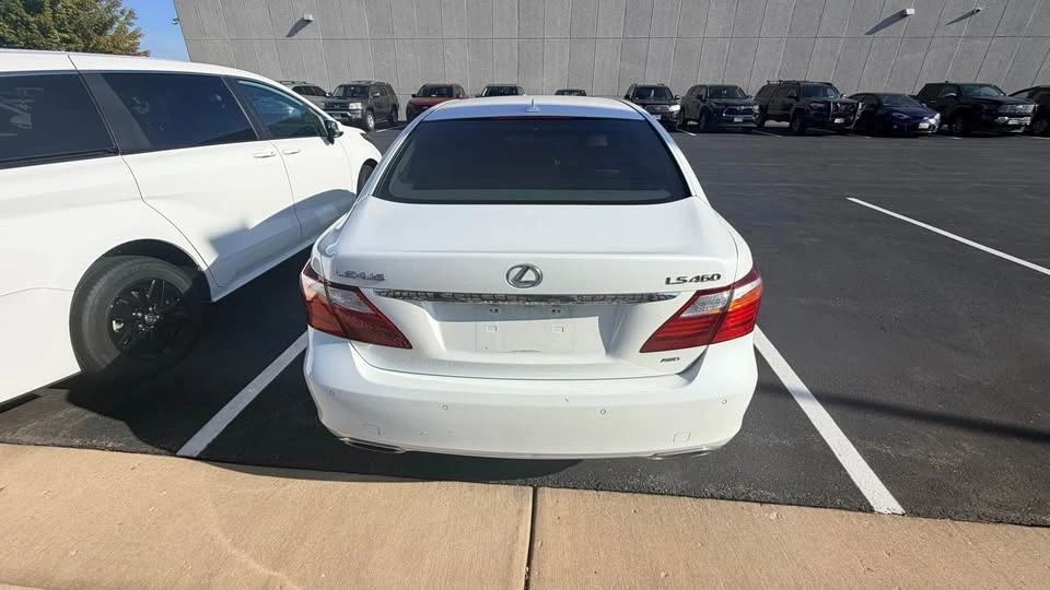 2010 Lexus LS 4th Gen - Image 4 of 4
