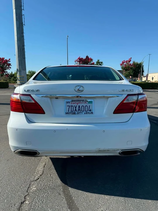 2010 Lexus LS 4th Gen - Image 4 of 9