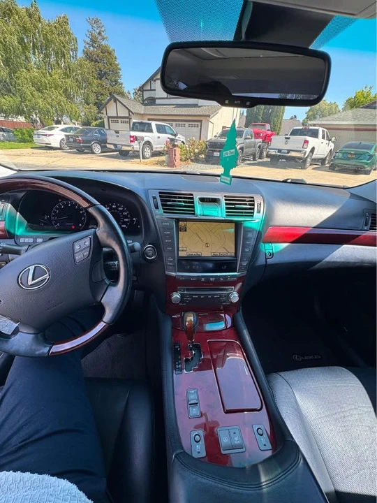 2010 Lexus LS 4th Gen - Image 10 of 11