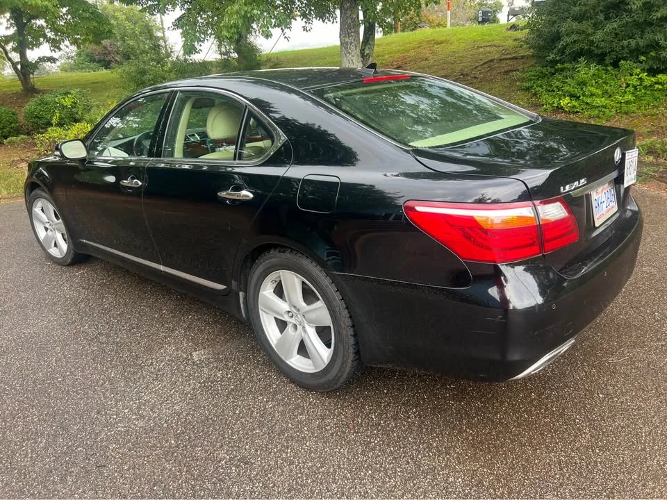 2010 Lexus LS 4th Gen - Image 4 of 9